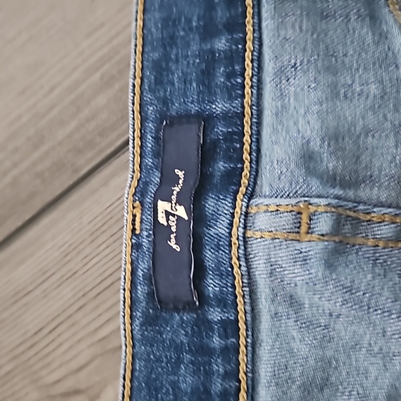 7 for all mankind crop distressed jeans - Picture 3 of 10